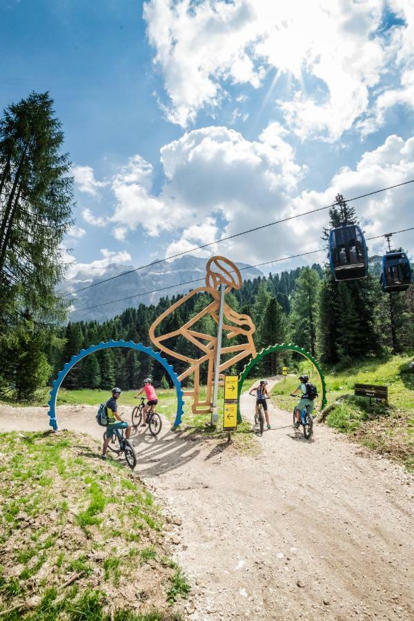 Hotel Sella***s Selva di Val Gardena Esterno foto