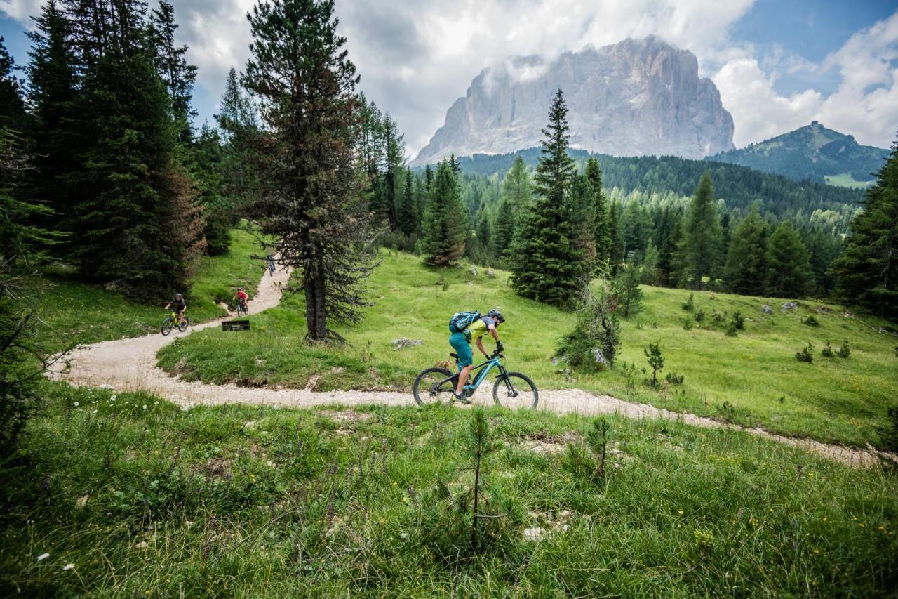 Hotel Sella***s Selva di Val Gardena Esterno foto